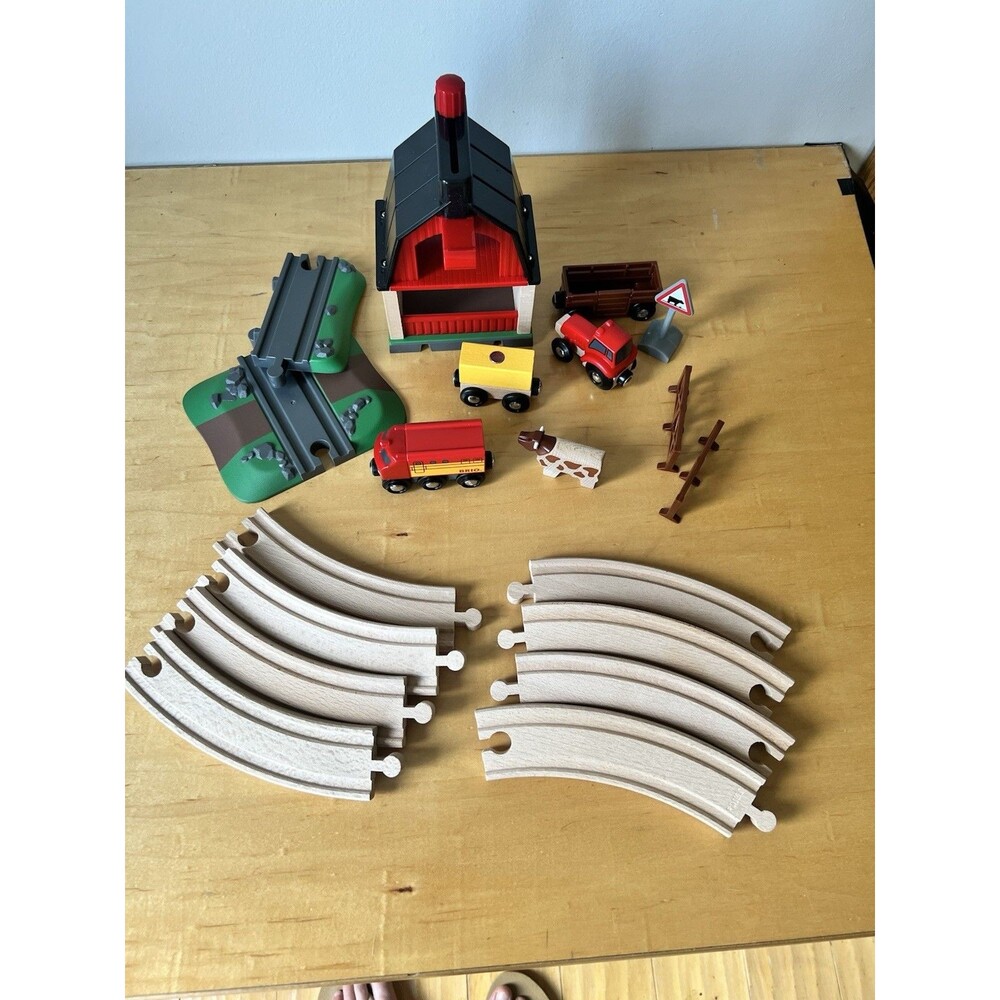 BRIO Farm Railway Set 20 Piece Interactive Train Set Kids Age 3+ #33719 - Picture 6 of 12